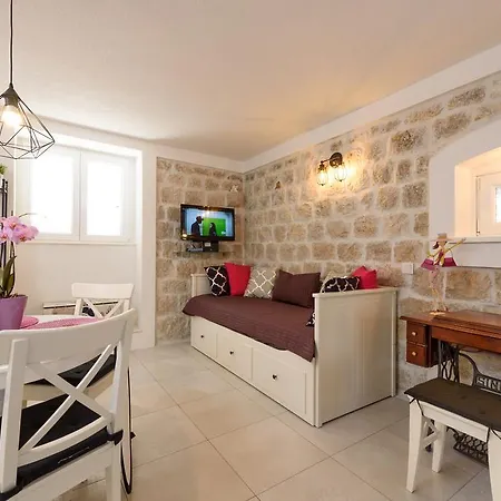 Apartment Studio Tironi 2 -sonja Trogir