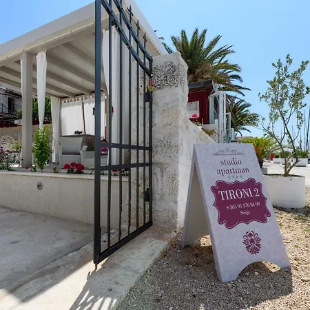 Διαμέρισμα Studio Tironi 2 -sonja *